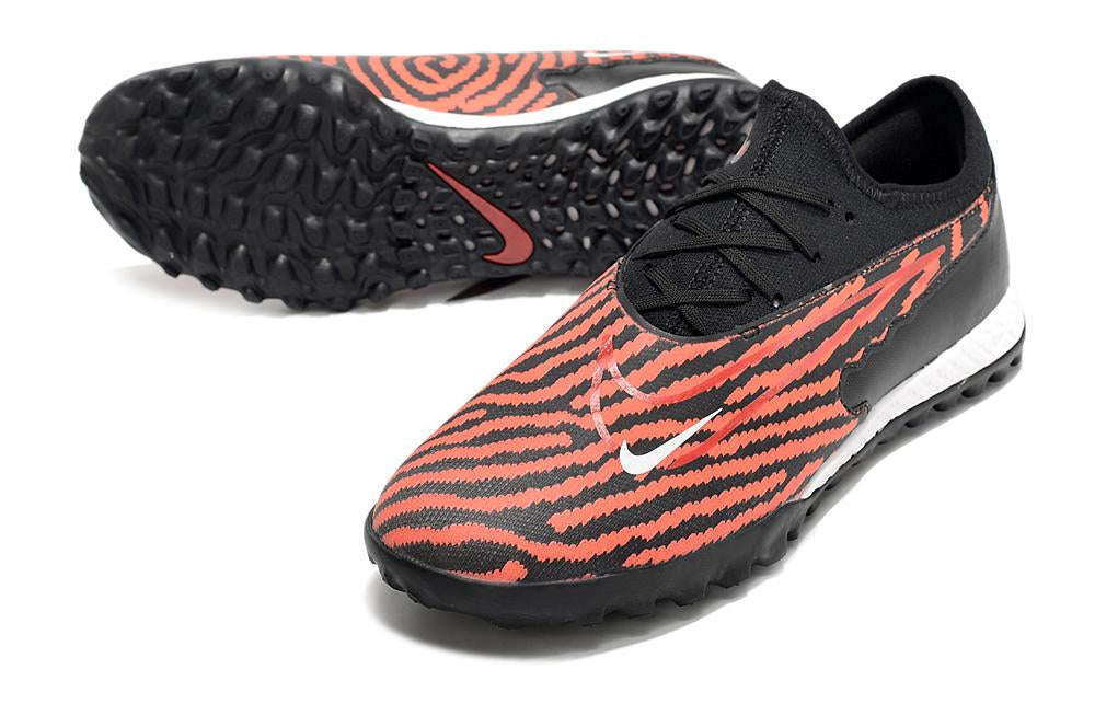 Chuteira Nike Phantom GX Pro Society
